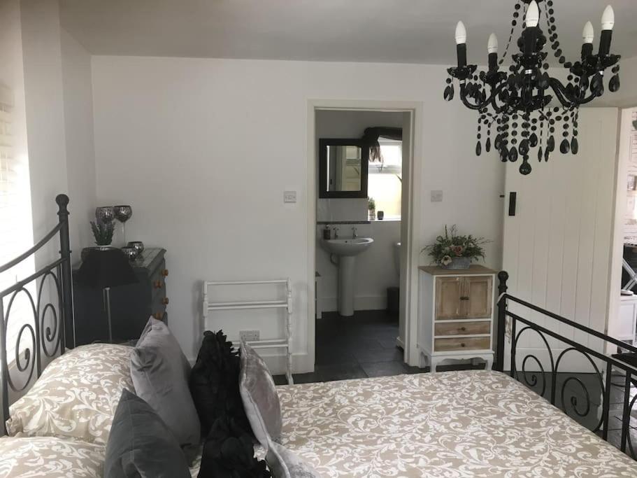 NazeingHerb Garden Bungalow别墅 外观 照片